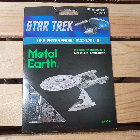 Metal Earth Star Trek USS Enterprise Model NEW - Picture 1 of 2